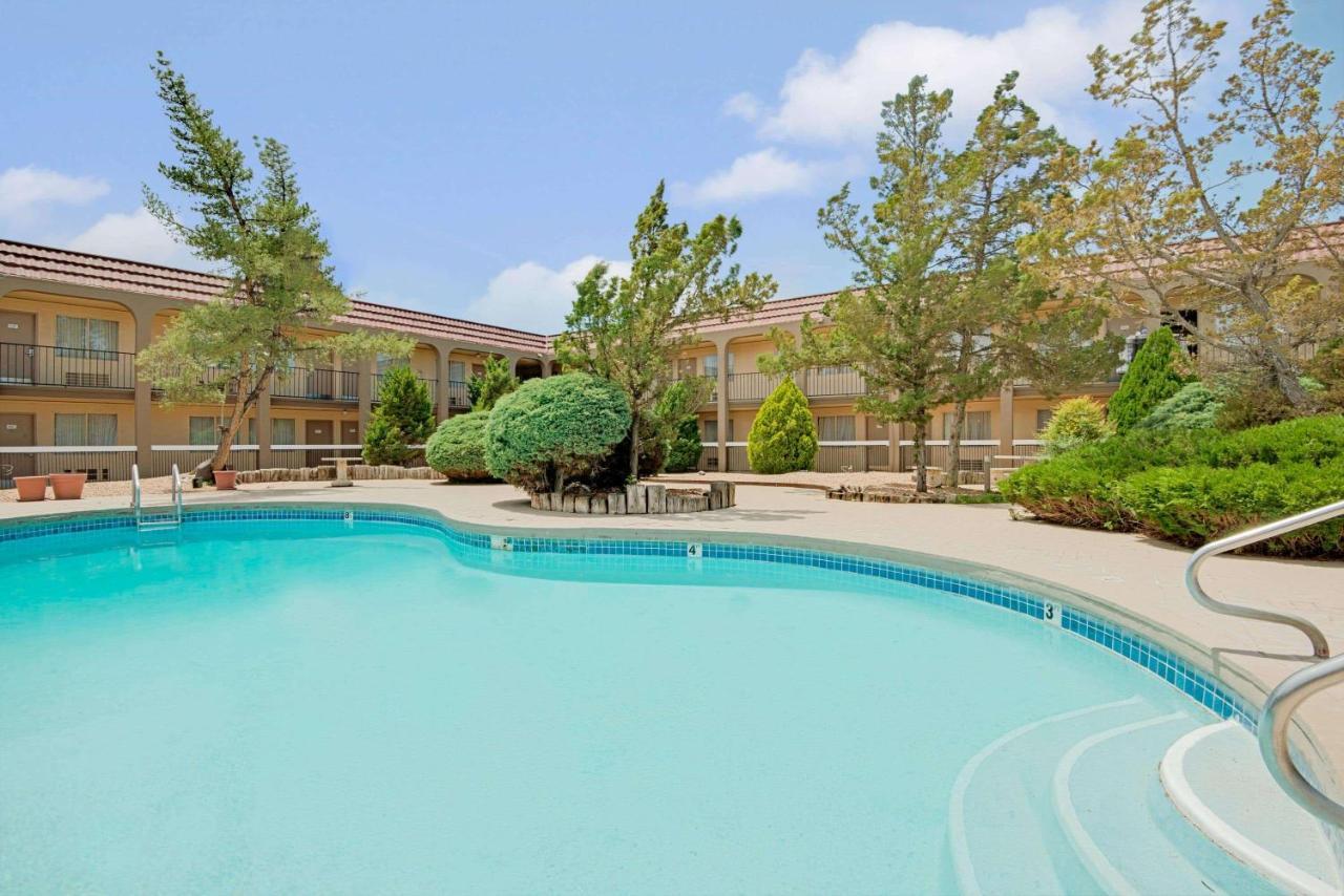 Midtown Inn & Suites Albuquerque Ngoại thất bức ảnh